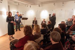 Razstava, koncert in pogovor »Prisedi« 9